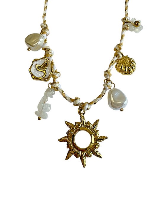 Collar White Lotus